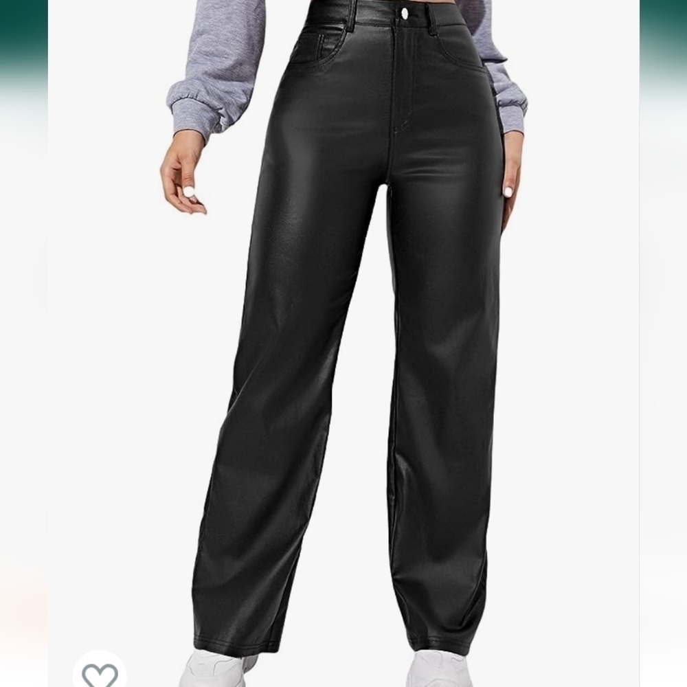 MakeMeChic Women's Pockets Straight Leg Leather Jeans NWOT Size XS